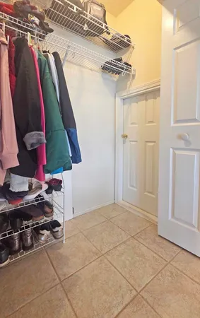 $329,900 | 111 Autumn Court, Unit 111, Buffalo Grove, IL 60089