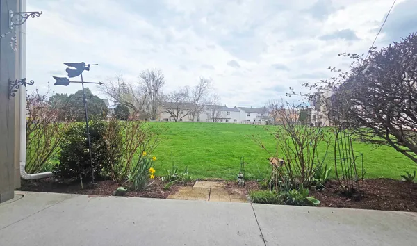 $329,900 | 111 Autumn Court, Unit 111, Buffalo Grove, IL 60089