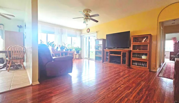 $329,900 | 111 Autumn Court, Unit 111, Buffalo Grove, IL 60089