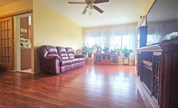 $329,900 | 111 Autumn Court, Unit 111, Buffalo Grove, IL 60089