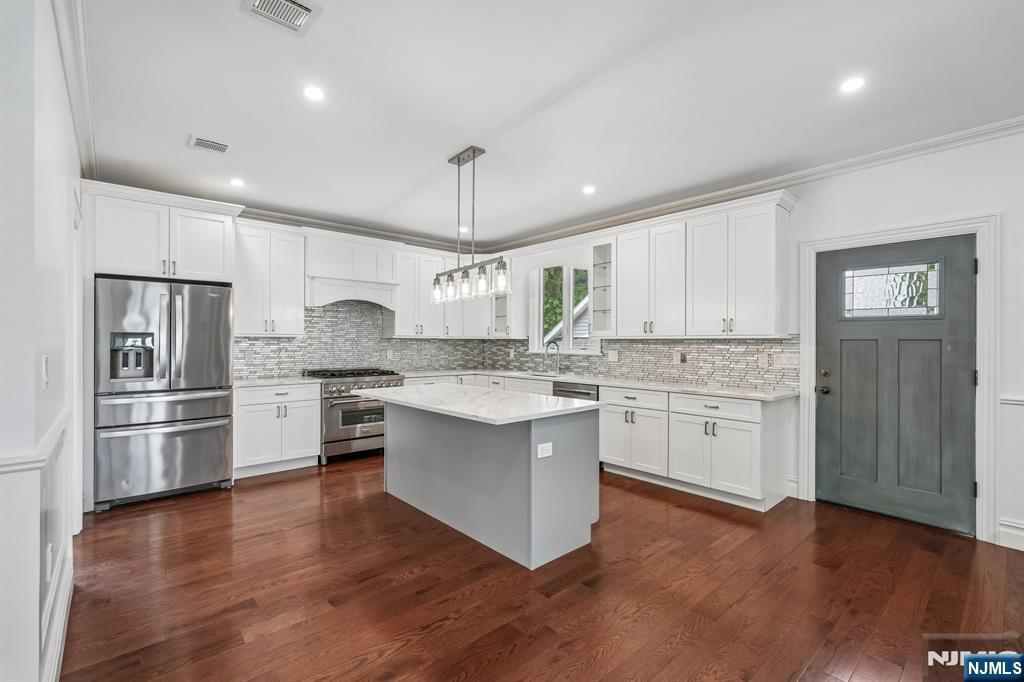 109 Prospect Street Paramus, NJ 07652 - Photo 7 of 33 Gallery Image 7