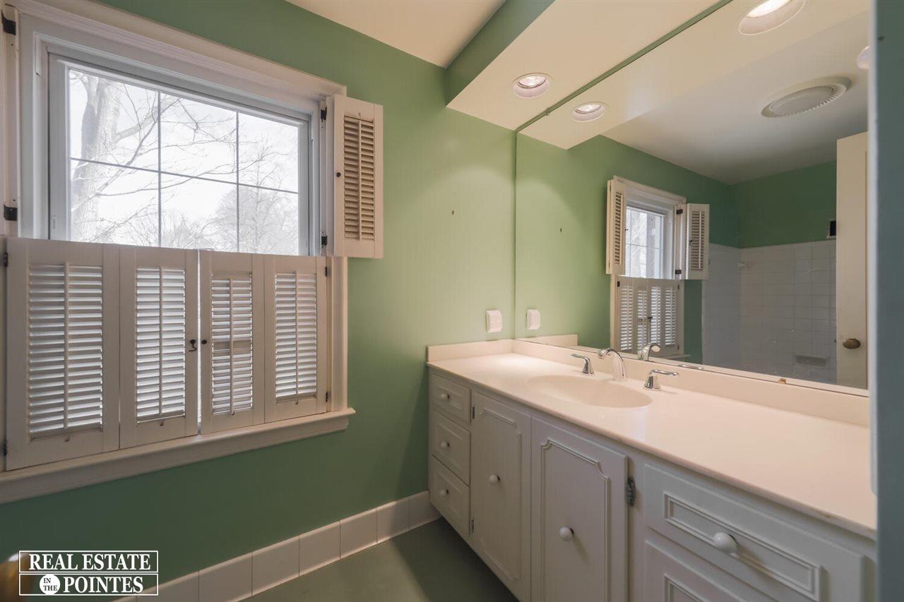 315 Touraine Road Grosse Pointe Farms, MI 48236 - Photo 22 of 33