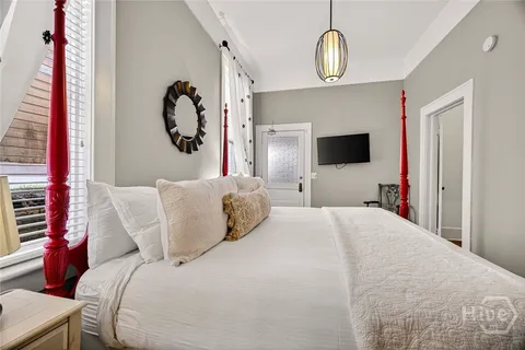 $2,595,000 | 106 East Harris Street, Savannah, GA 31401