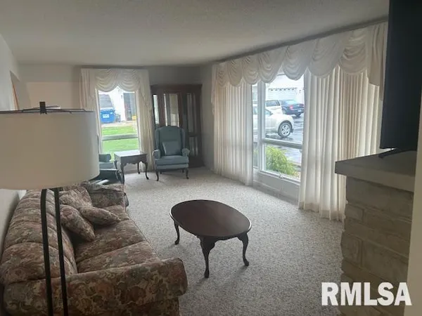 $184,900 | 309 North Clay Street, Taylorville, IL 62568