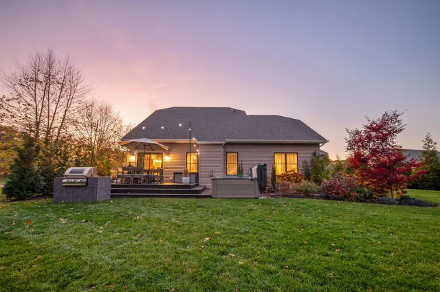 $699,900 | 4047 Fox Woods Road, St. Joseph, MI 49085