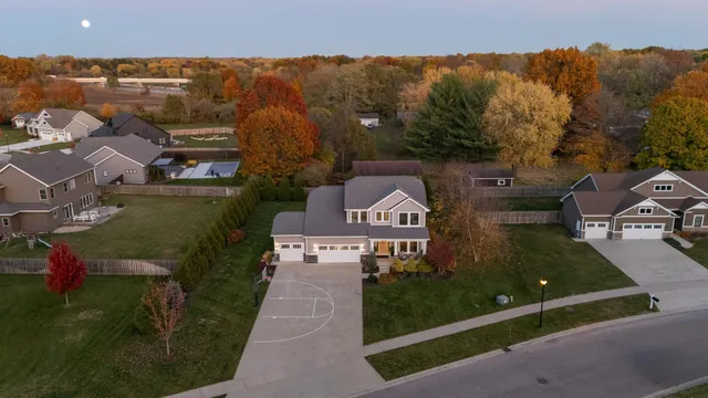 $699,900 | 4047 Fox Woods Road, St. Joseph, MI 49085