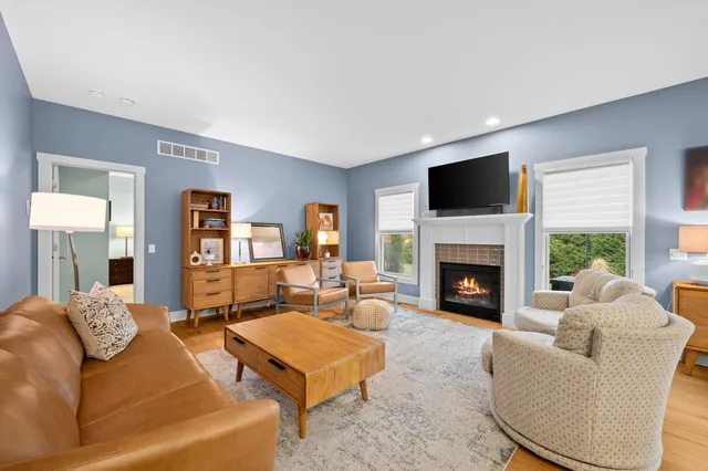 $699,900 | 4047 Fox Woods Road, St. Joseph, MI 49085