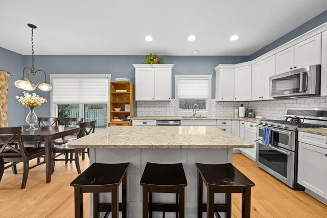 $699,900 | 4047 Fox Woods Road, St. Joseph, MI 49085