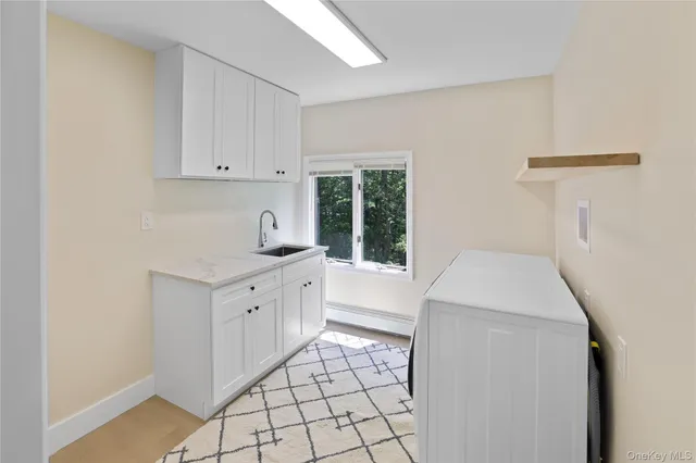 $1,175,000 | 13 Bittersweet Avenue, Hampton Bays, NY 11946