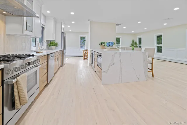 $1,175,000 | 13 Bittersweet Avenue, Hampton Bays, NY 11946