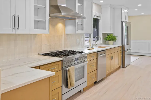 $1,175,000 | 13 Bittersweet Avenue, Hampton Bays, NY 11946