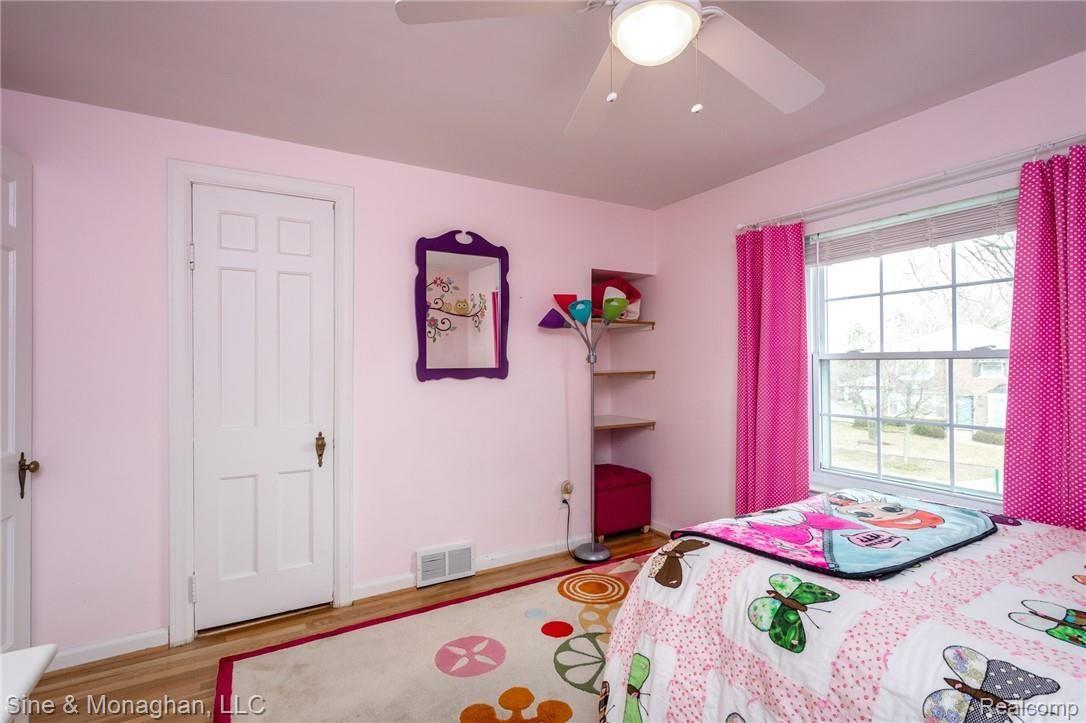 459 Maison Road Grosse Pointe, MI 48236 - Photo 23 of 40 459 Maison S019.jpg