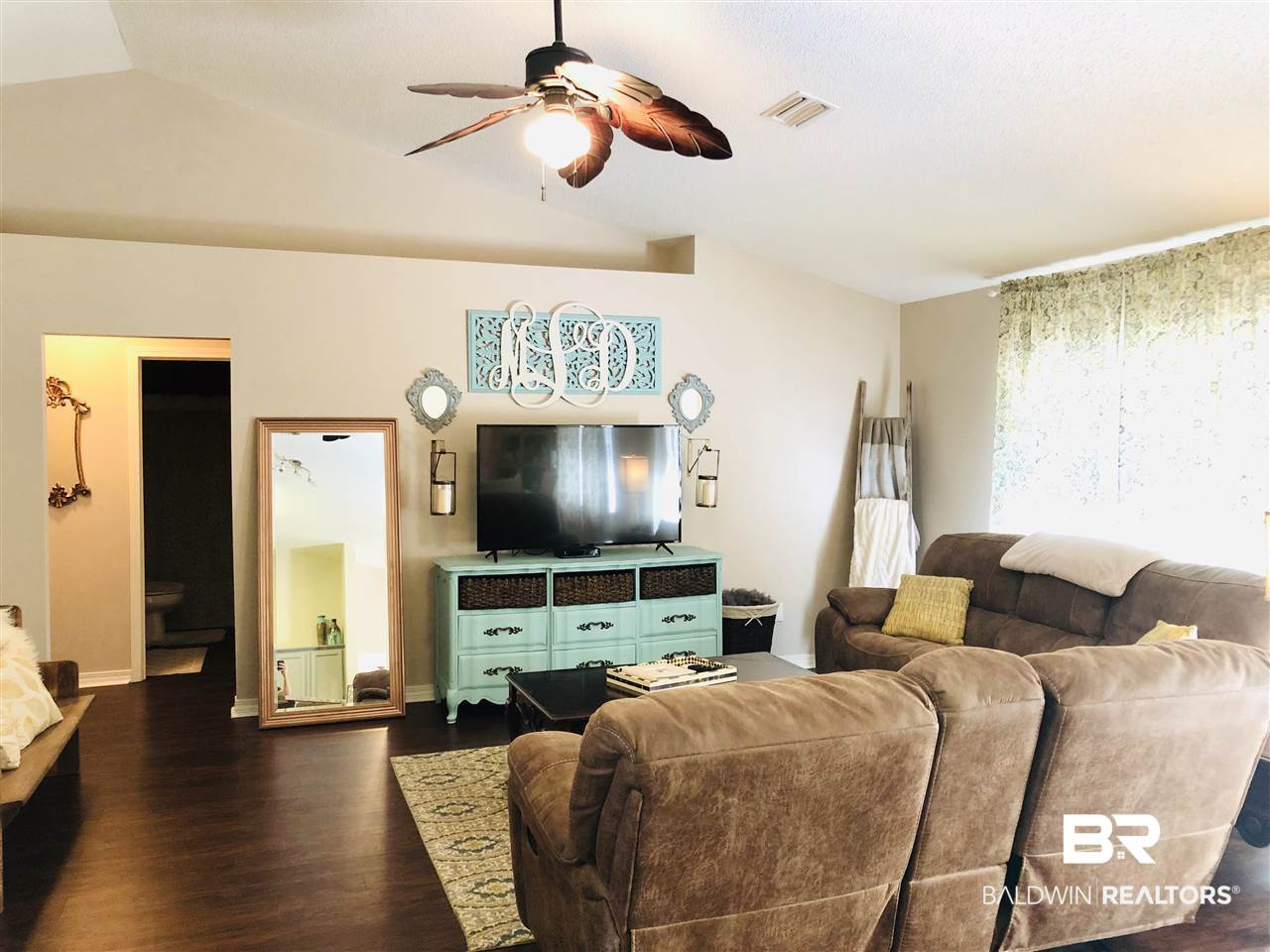23975 Raynagua Boulevard Loxley, AL 36551 - Photo 12 of 41 Living Room