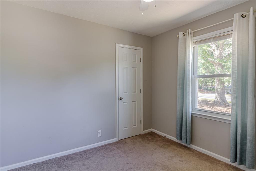 1527 Bennett Road Grayson, GA 30017 - Photo 24 of 34