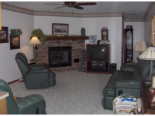 785 Mohawk Drive Springfield, OH 45502 - Photo 2 of 5
