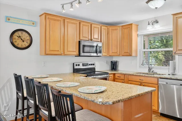 $799,000 | 124 Dolphin Drive, Holden Beach, NC 28462