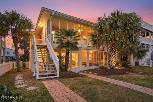 $799,000 | 124 Dolphin Drive, Holden Beach, NC 28462