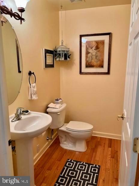104 Pinkerton Road Coatesville, PA 19320 - Photo 16 of 49 First floor powder room