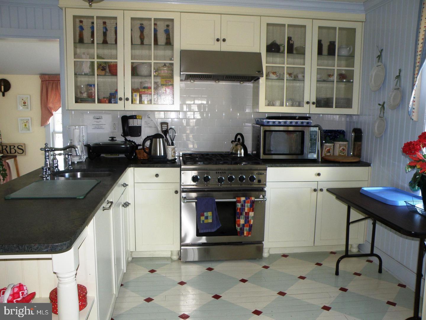 104 Pinkerton Road Coatesville, PA 19320 - Photo 26 of 49 Full kitchen in the Cottage