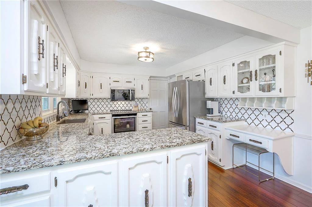 615 Overlook Drive Raymore, MO 64083 - Photo 11 of 55