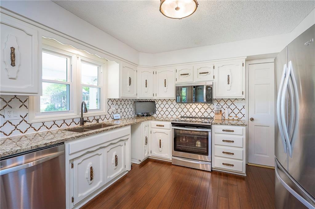 615 Overlook Drive Raymore, MO 64083 - Photo 12 of 55