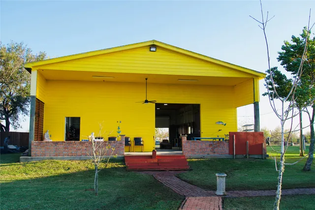 $320,000 | 627 Port Road, Angleton, TX 77515