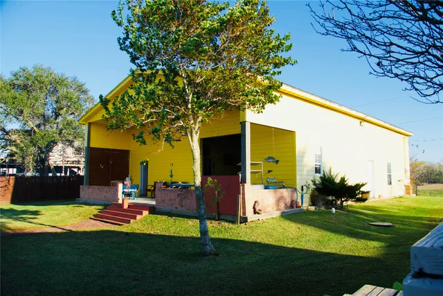 $320,000 | 627 Port Road, Angleton, TX 77515