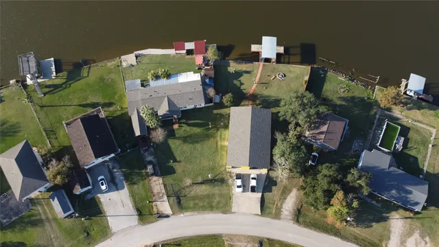 $320,000 | 627 Port Road, Angleton, TX 77515