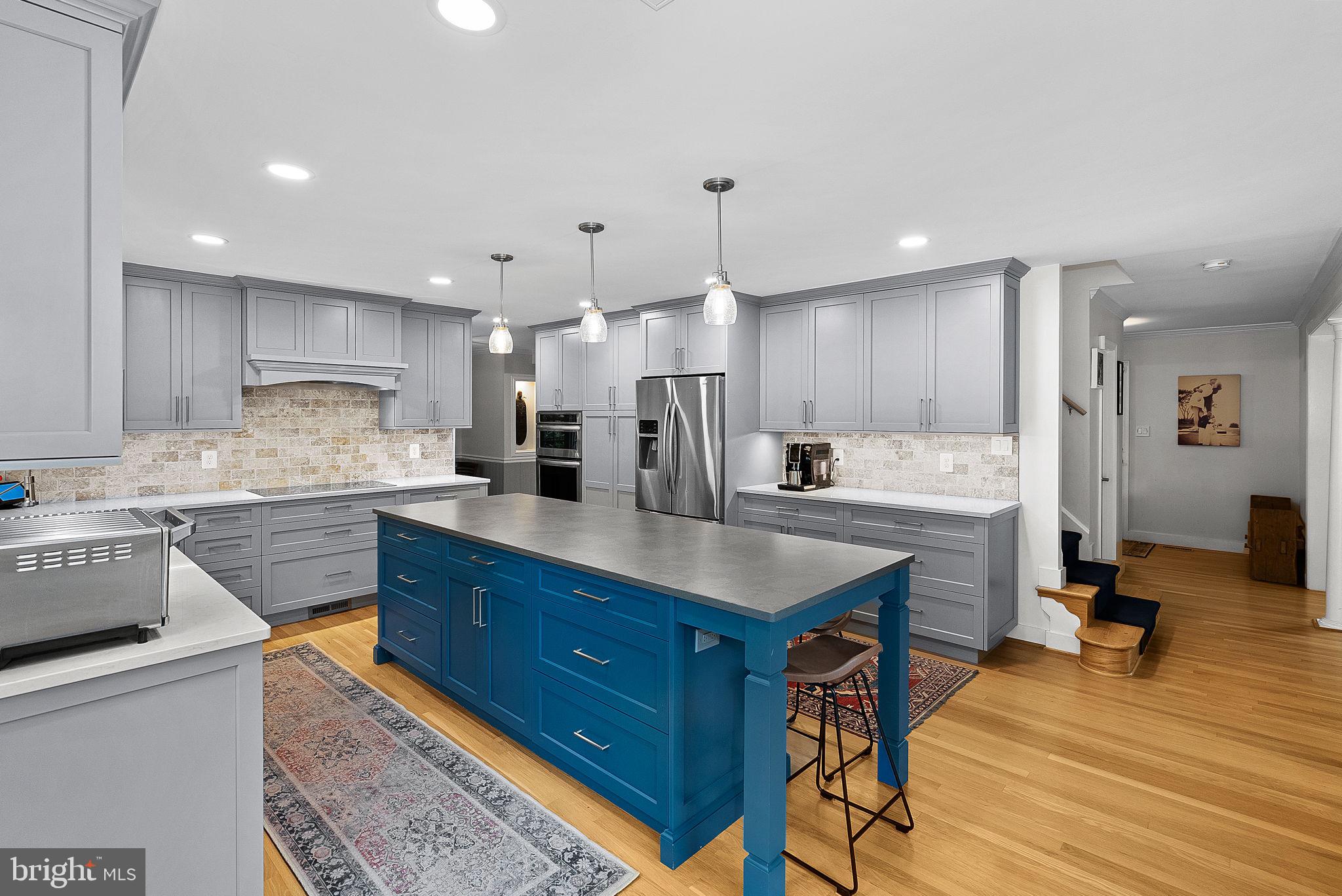 10394 Adel Road Oakton, VA 22124 - Photo 13 of 57