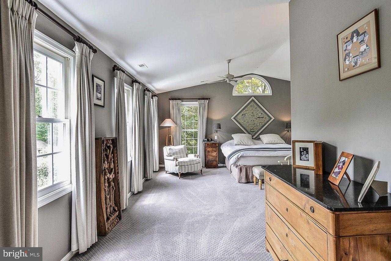 10394 Adel Road Oakton, VA 22124 - Photo 27 of 57