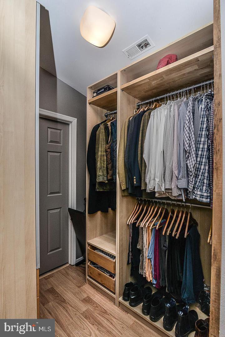 10394 Adel Road Oakton, VA 22124 - Photo 32 of 57