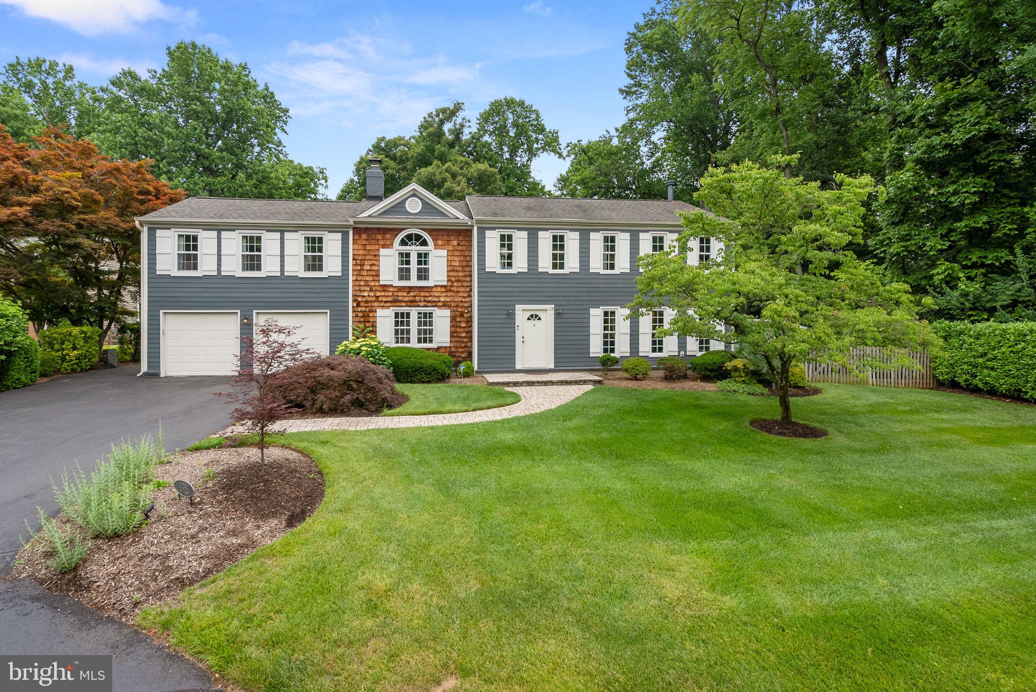 10394 Adel Road Oakton, VA 22124 - Photo 5 of 57