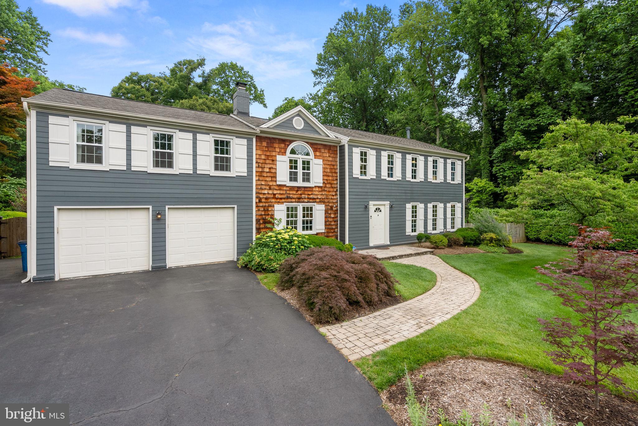 10394 Adel Road Oakton, VA 22124 - Photo 6 of 57