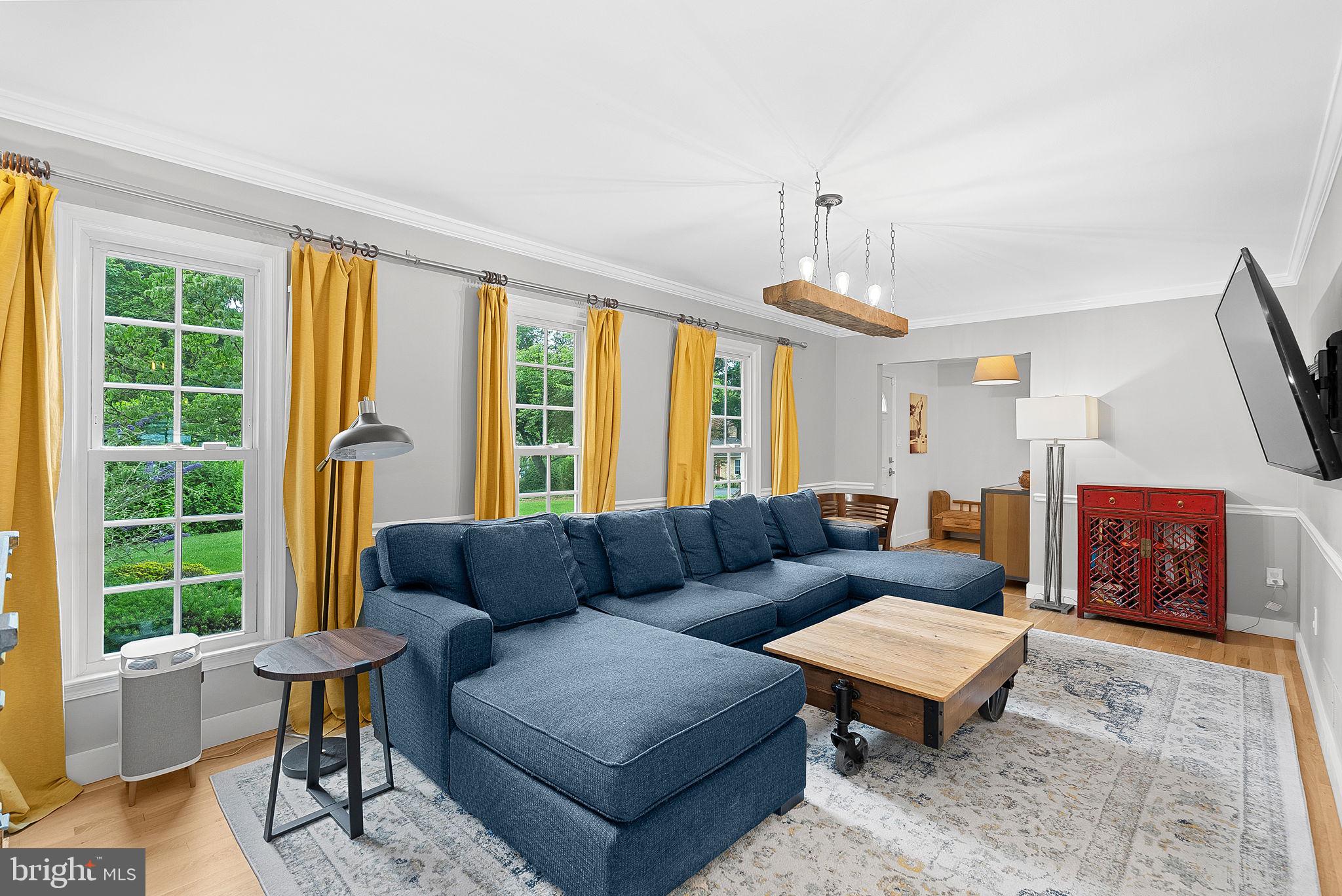 10394 Adel Road Oakton, VA 22124 - Photo 7 of 57