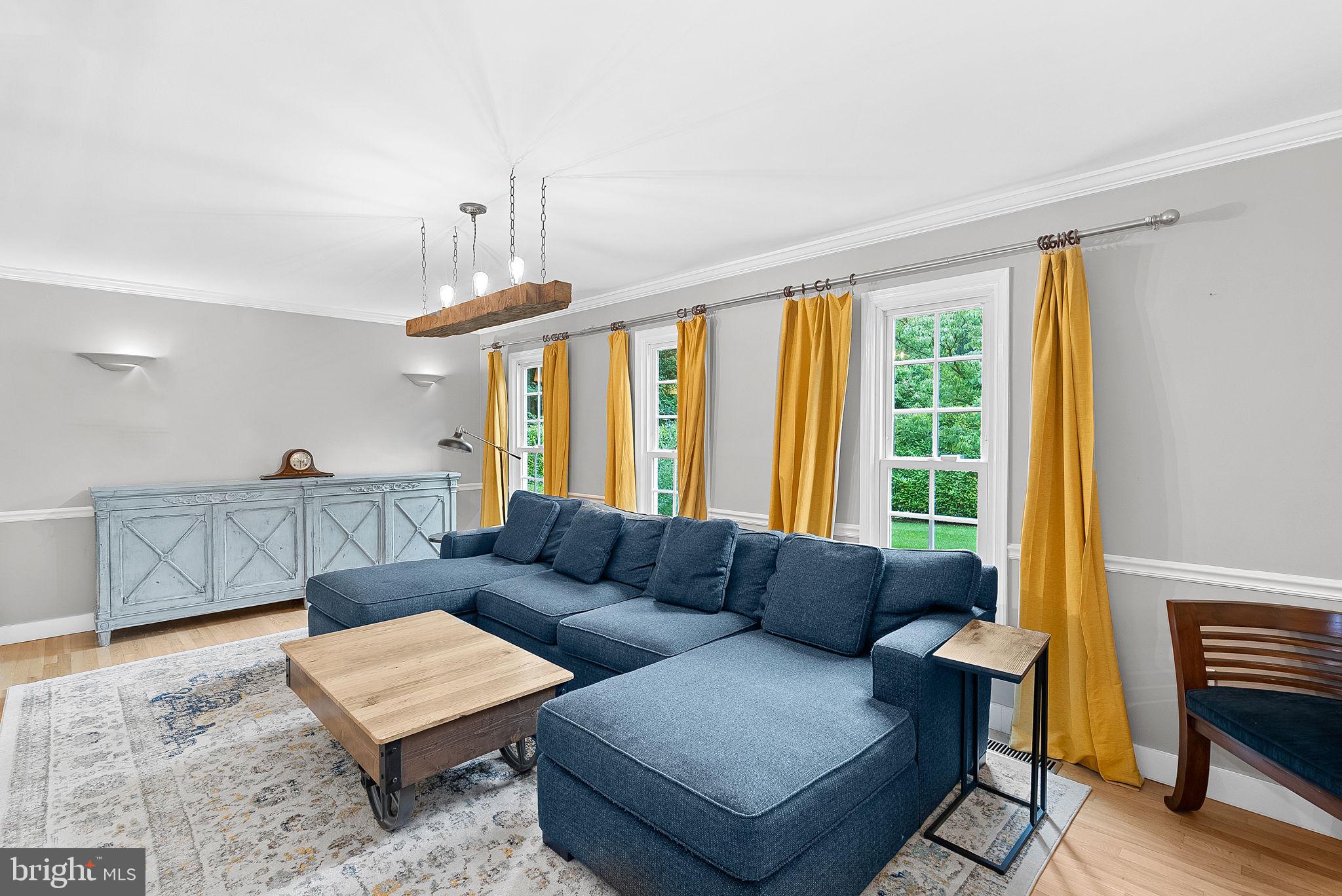 10394 Adel Road Oakton, VA 22124 - Photo 8 of 57