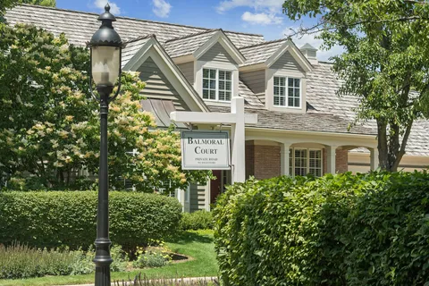 $1,299,000 | 672 Balmoral Court, Lake Forest, IL 60045