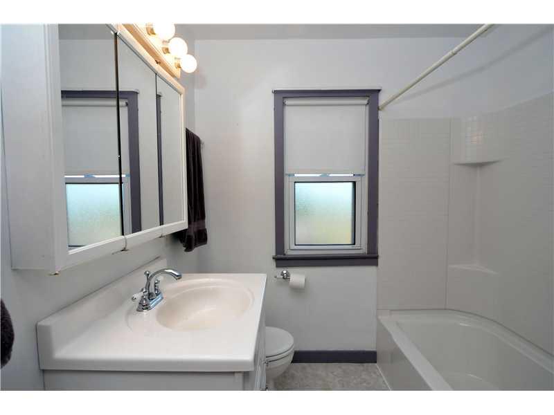 1529 Pine Run Road Rochester, PA 15074 - Photo 10 of 24 Full Bath. Main bathroom has been updated. Clean, white & bright.