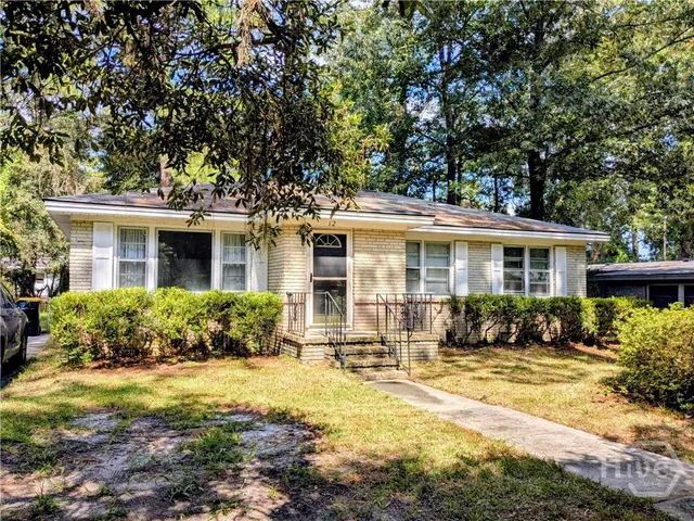$1,900 | 12 Dyches Drive, Savannah, GA 31406