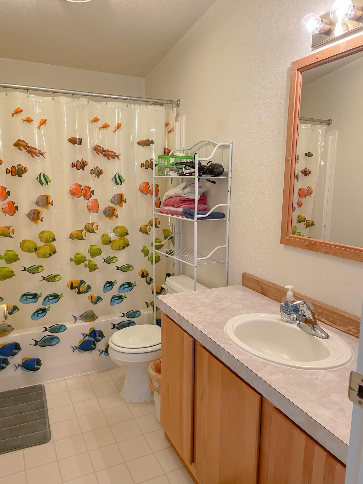 11806 Postma Road Moxee, WA 98936 - Photo 15 of 24 a bathroom with a sink toilet and shower