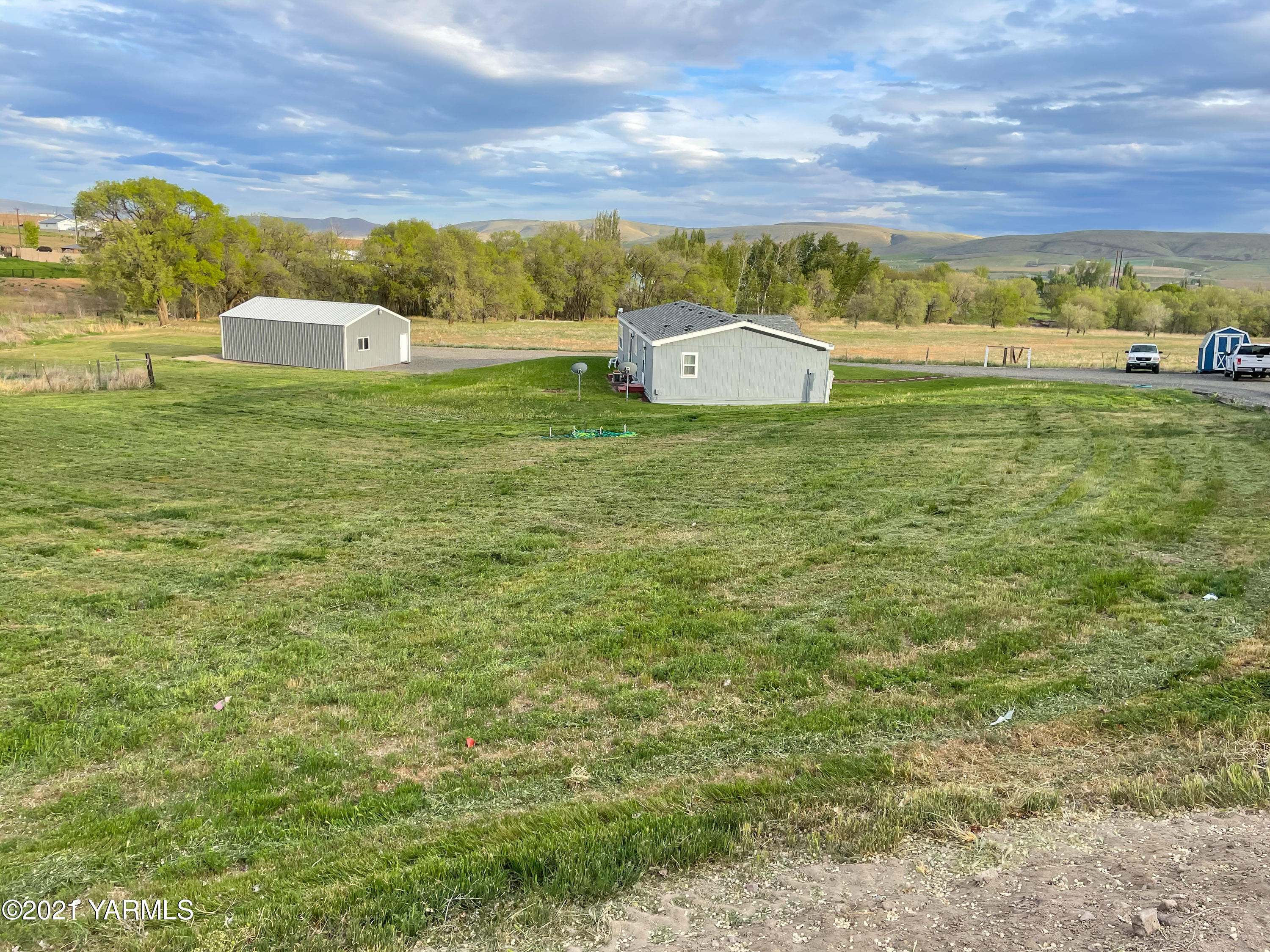 11806 Postma Road Moxee, WA 98936 - Photo 23 of 24 a view of a city