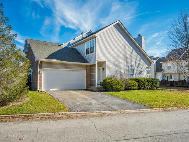 $359,900 | 13296 West Heiden Circle, Lake Bluff, IL 60044