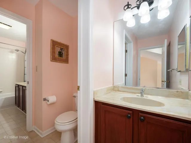 $359,900 | 13296 West Heiden Circle, Lake Bluff, IL 60044