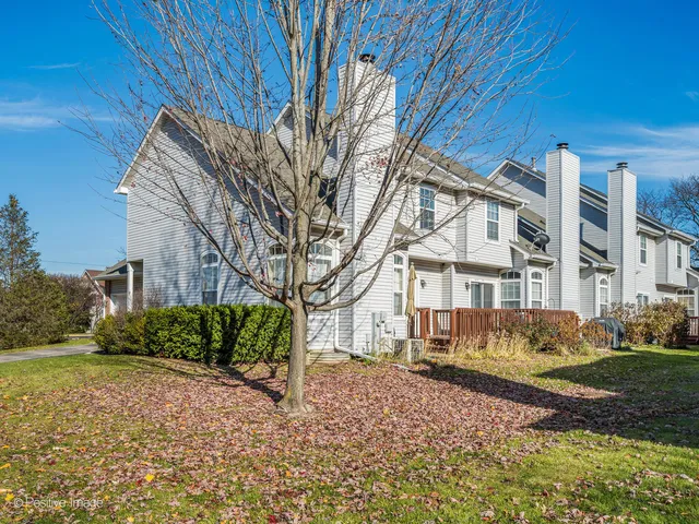 $359,900 | 13296 West Heiden Circle, Lake Bluff, IL 60044