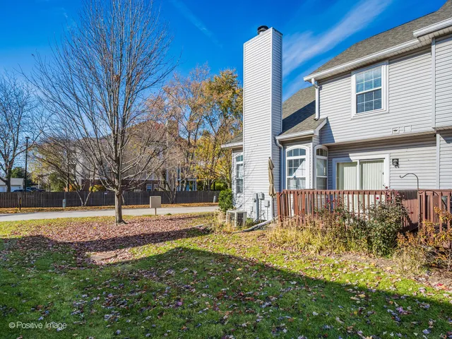 $359,900 | 13296 West Heiden Circle, Lake Bluff, IL 60044