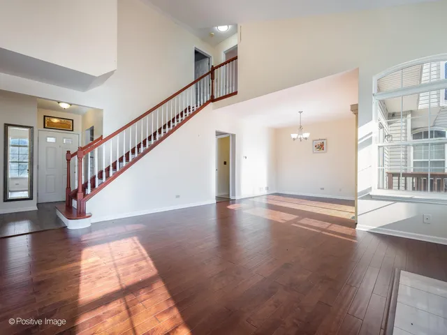 $359,900 | 13296 West Heiden Circle, Lake Bluff, IL 60044