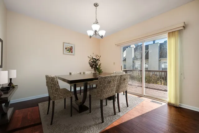 $359,900 | 13296 West Heiden Circle, Lake Bluff, IL 60044