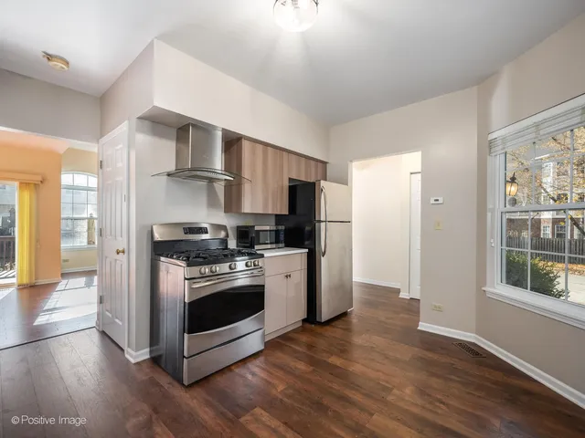 $359,900 | 13296 West Heiden Circle, Lake Bluff, IL 60044