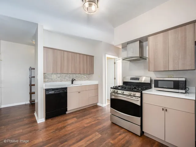 $359,900 | 13296 West Heiden Circle, Lake Bluff, IL 60044