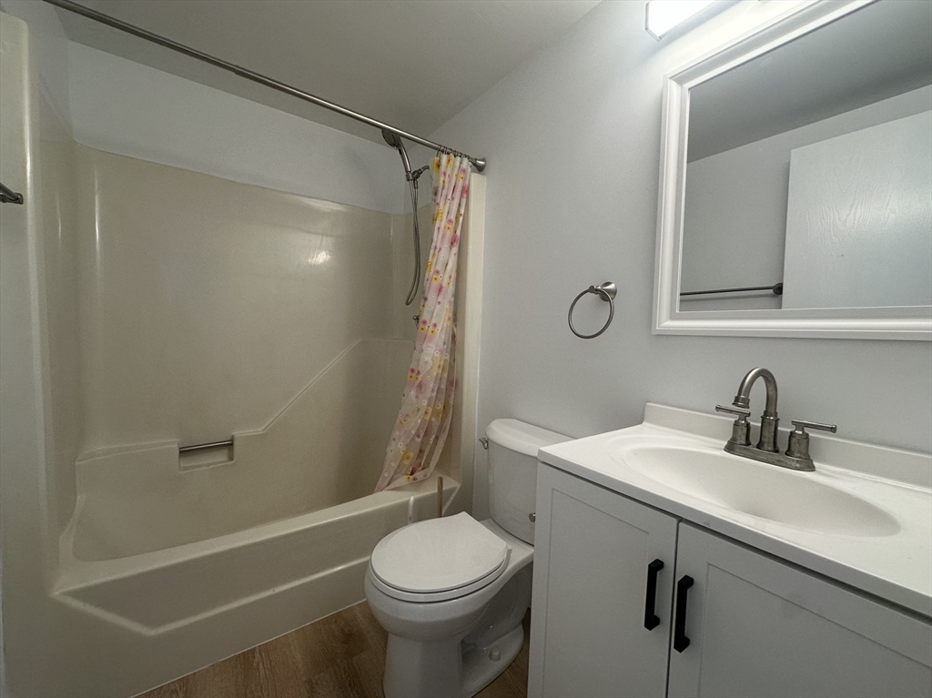 137 Franklin Street, Unit 201 Stoneham, MA 02180 - Photo 5 of 8