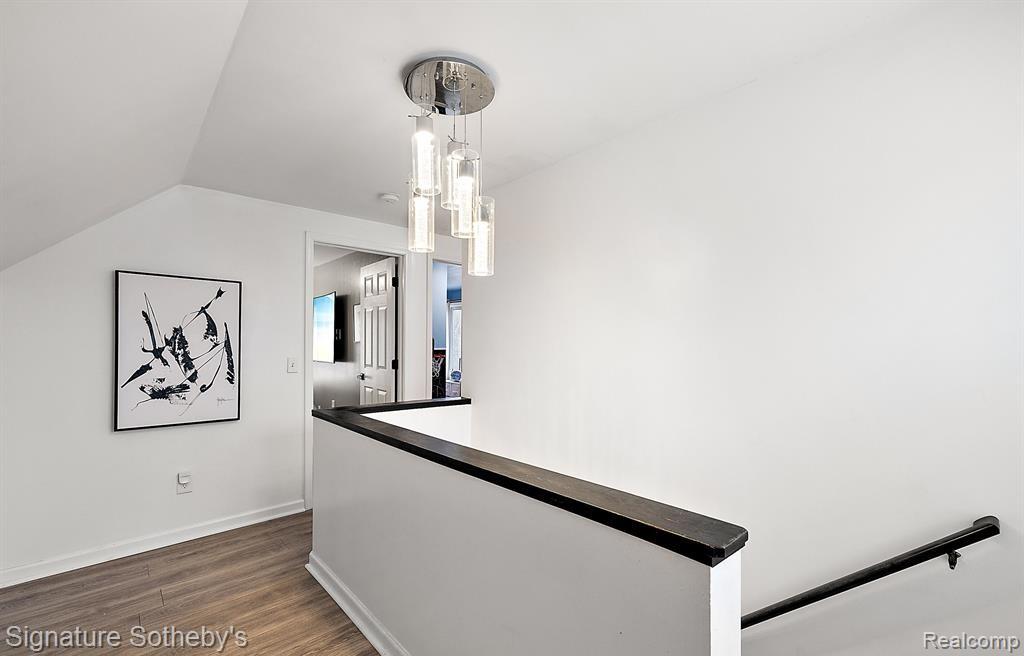 3128 Harvard Road Royal Oak, MI 48073 - Photo 12 of 18 12 2nd floor hallway.jpg